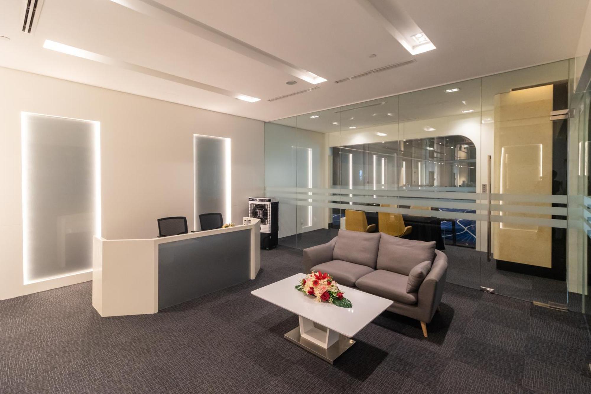 ホテル ウィンダム アクマー クラン エクステリア 写真 The interior of the lounge